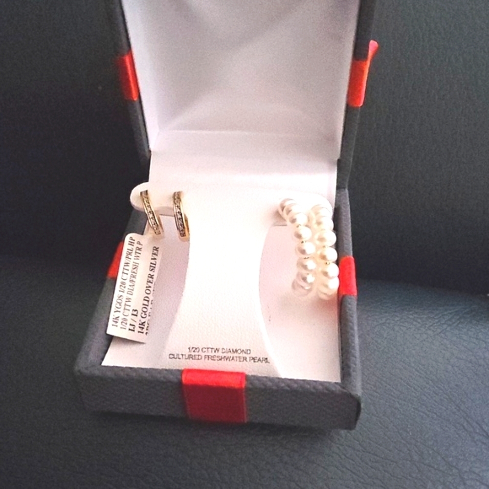 S923 Fresh Water Pearls And 14k Gold Plated With Diamonds 2pc Elegant Earrings